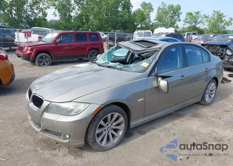 2011 BMW 328 xDrive z USA, uszkodzony, nr VIN WBAPK5C52BA993668